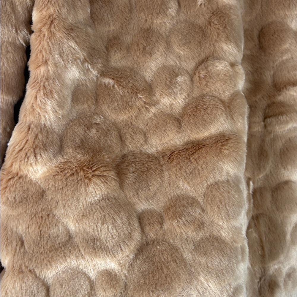 Star Trek Tribble Faux Fur Pom Pom Coat By Her Universe Size Large - Picture 13 of 15